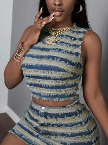 Slaydiva Top de mezclilla sin mangas con bajo deshilachado para mujer talla grande, estilo de moda y silueta estilizada