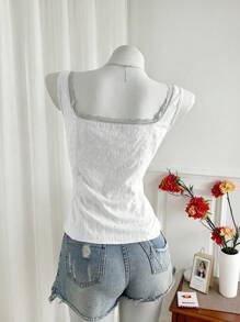 Sweetra Áo ba lỗ thêu ren lãng mạn kiểu Pháp dành cho nữ, thiết kế vừa vặn, không tay, áo lót đa năng hoặc áo khoác ngoài - trắng - Xem 2