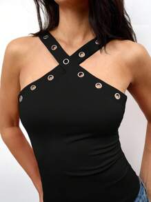 Maija Damski czarny top casualowy z ozdobnymi oczkami, uniwersalny na lato i na każdą porę roku, nowoczesny, miejski szykowny design, wygodny, dopasowany krój, ozdobny pasek w kształcie litery X, biznesowy, swobodny top streetwear z odkrytymi ramionami, bluzka uniwersalna inspirowana Y2K