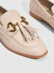 CUCCOO BIZCHIC Fashionable Fringe Loafers With Horse Bit Buckle And Flat Sole For Summer Vacation Shoes Summer Elegant Basics Business Casual Business Chic Spring Shoes Spring Break Easter