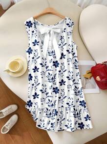 SHEIN Frenchy Plus Size Women Holiday Vacation White Base Blue Floral Print Tie Front Sleeveless Casual Dress, Suitable For Beach  Back To School  Homecoming Blue And White Floral Dress Summer Casual Dress Women Vacation Dress Suitable For Going Out - Multicolor - View 5