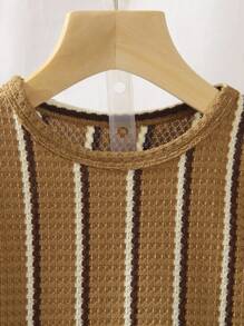 SHEIN 2件套男童圆领条纹印花短袖T恤和短裤，休闲