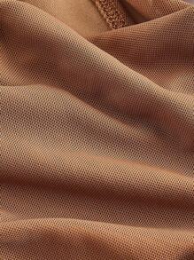 SHEIN MOD Áo thun nữ cổ yếm phối ren hoa 3D và viền bèo nhún màu kaki lãng mạn mùa hè Áo thun nữ mùa hè Áo thun nữ gợi cảm cổ yếm - Màu Khaki - Xem 4