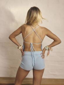 Aralina 女款 Y2K 针织挂脖上衣搭配针织迷你短裤套装。完美搭配夏秋装、乡村风和海滩度假装