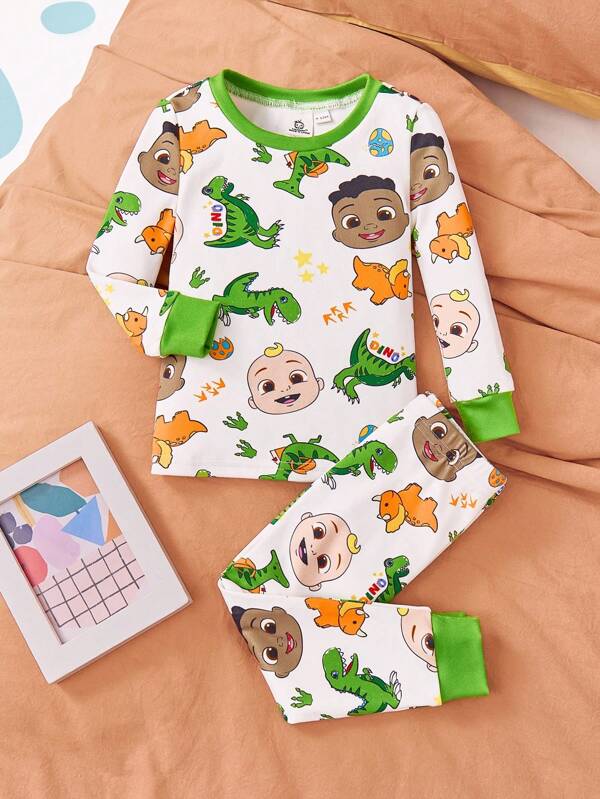 CoComelon X SHEIN Conjunto de Pijama Ajustado de Camiseta de Manga Longa Casual Branca e Verde com Estampa Fofa de Dinossauro e Calça para Bebê Menino