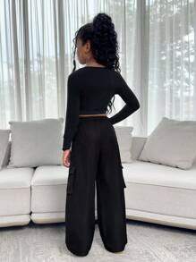 SHEIN 青少年女孩休闲针织高领长袖上衣和宽松工装口袋裤套装，非常适合秋冬街头穿着，周末休闲外出，母子装，青少年装，黑色青少年装，黑色工装裤套装，返校服装 - 黑色 - 查看 9