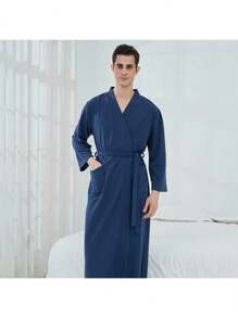 SHEIN 1 chiếc áo choàng tắm cùng kiểu dáng dành cho nam và nữ, áo choàng tắm dài đơn giản, áo choàng dài màu trơn dùng ở nhà, có thắt lưng - Đồ ngủ bằng polyester cổ chữ V thường ngày cho mọi mùa, đồ dùng phòng tắm, váy xông hơi spa sauna kilt - Màu xanh hải quân - Xem 6