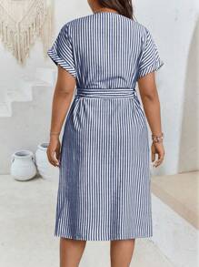 SHEIN Clasi 大码女式V领褶裥肩部条纹紧身连衣裙 - 彩色 - 查看 2