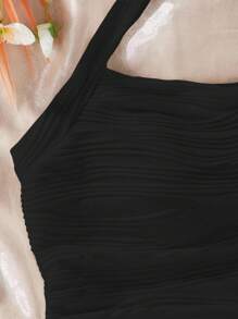 少女时尚可爱舒适波浪设计蝴蝶结吊带背心，适合春夏季外出和聚会