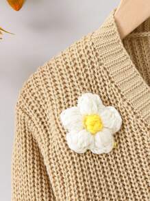 SHEIN 女童长袖花朵纽扣开衫，适合秋冬季节穿着。女童开衫毛衣，花朵开衫，少女开衫，女童针织开衫，开衫毛衣，少女毛衣披肩开衫 - 卡其色 - 查看 3