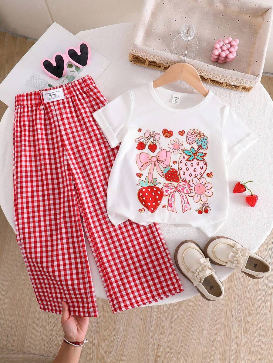 SHEIN Playful Pals Bộ 2 món cho bé gái: Áo thun tay ngắn in nơ dâu tây & Quần ống rộng vải gingham, mùa hè - Đỏ - Xem 1