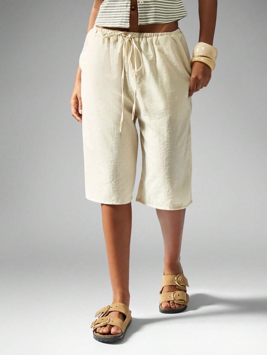 MISSGUIDED 亚麻质感阔腿百慕大短裤，抽绳腰带，夏季海滩休闲度假装，长款步行旅行裤，休闲度假裤 - 杏色 - 查看 1