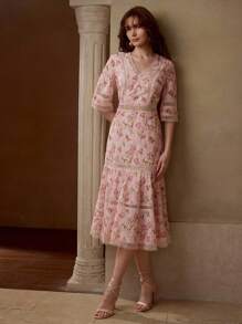 MOTF PREMIUM 满版花卉印花撞色蕾丝风潮中长连衣裙