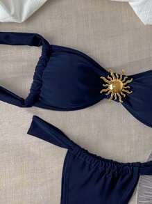 SHEIN X Sofía Suescun Swim Chiccia Conjunto de bikini con taza triangular de unicolor y decoración metálica de sol, para el verano y las vacaciones en la playa - Azul - Ver 3