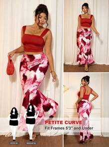 SHEIN PETITE ملابس علوية كاميزول مربعة الرقبة ضيقة للسيدات بحجم كبير وتنورة مطوية مطبوعة مصممة ضيقة بنمط الحورية، مجموعة أنيقة من قطعتين للصيف - ابيض واحمر - مشاهدة 1