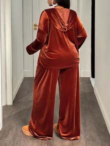Slaydiva 秋冬新款休闲运动/日常休闲/居家休闲纯色棕色宽松落肩连帽套头T恤和阔腿口袋裤套装，天鹅绒面料，大码女装两件套，秋季女装 - 棕色 - 查看 2