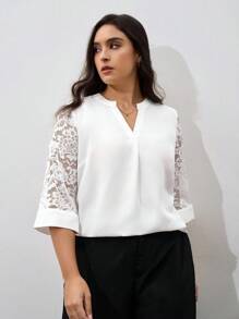 SHEIN Clasi Talla grande Blusa con encaje en contraste de cuello notch