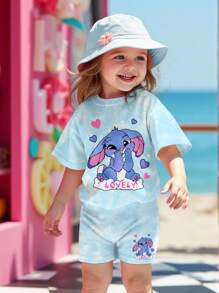 SHEIN 可爱卡通蓝兔和史迪奇图案，清新天蓝色扎染，女婴休闲简约圆领宽松短袖T恤和修身骑行短裤套装，适合春夏凉爽天气穿着，史迪奇主题女童服装，莉萝和史迪奇女童服装，女婴沙滩装，夏季母女两件套女婴夏季套装 - 彩色 - 查看 3