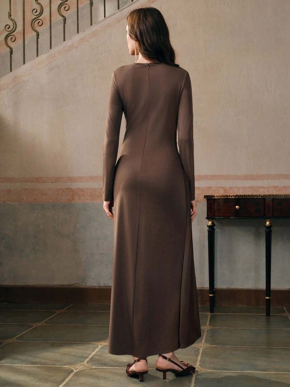 New High-End Knitted Woven Patchwork Slim High Waist Round Neck Long Sleeve Dress (Brown)