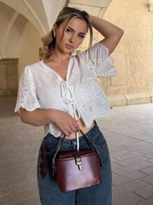 Jeta Ari 夏季白色荷叶边袖刺绣面料系带短上衣，女士夏季衬衫，前系带，系带衬衫，短袖衬衫，可爱夏季衬衫