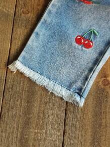 SHEIN Vintaside Kids 2 pièces/Ensemble Top à manches courtes rouge vif pour jeune fille d'été, assorti avec un pantalon en jean, décoration de broderie de cerises délicate, chic et confortable, convient pour les fêtes et le port casual à la maison