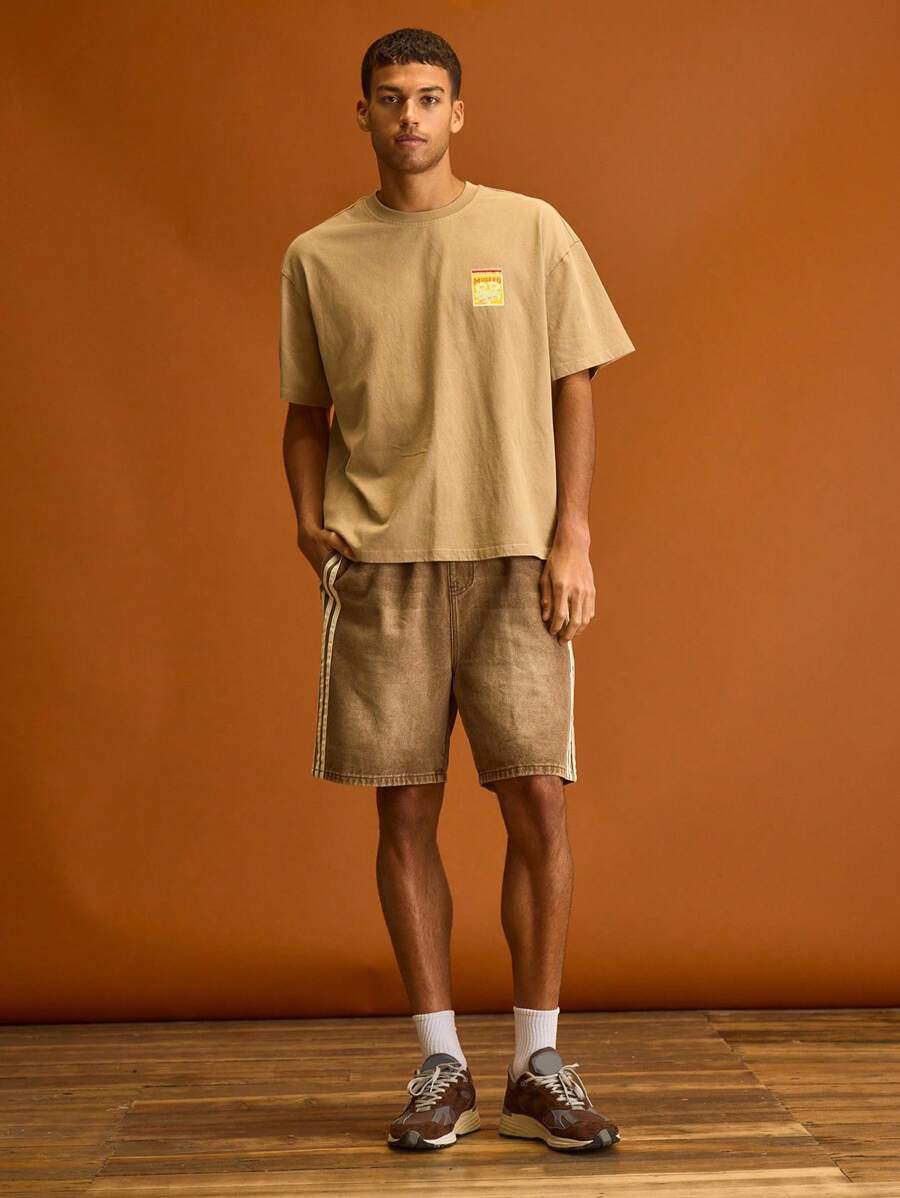 Musero 条纹弹力腰带水洗牛仔短裤，春夏假日休闲装 - 棕色 - 查看 1