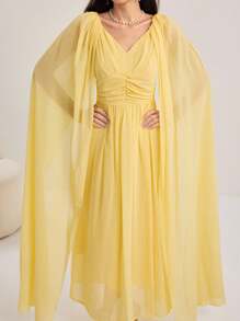 Modelyn 女士奢华淡黄色裹身裙，褶饰修身V领连衣裙 - Butter Yellow - 查看 5