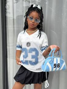 SHEIN Leap Crew 青少年女孩缎面和网眼字母印花 V 领宽松休闲 T 恤，返校，母子装儿童足球球衣儿童 Y2K 风格时尚儿童校服