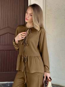 Cloudara 女士两件套服装，配有领带结