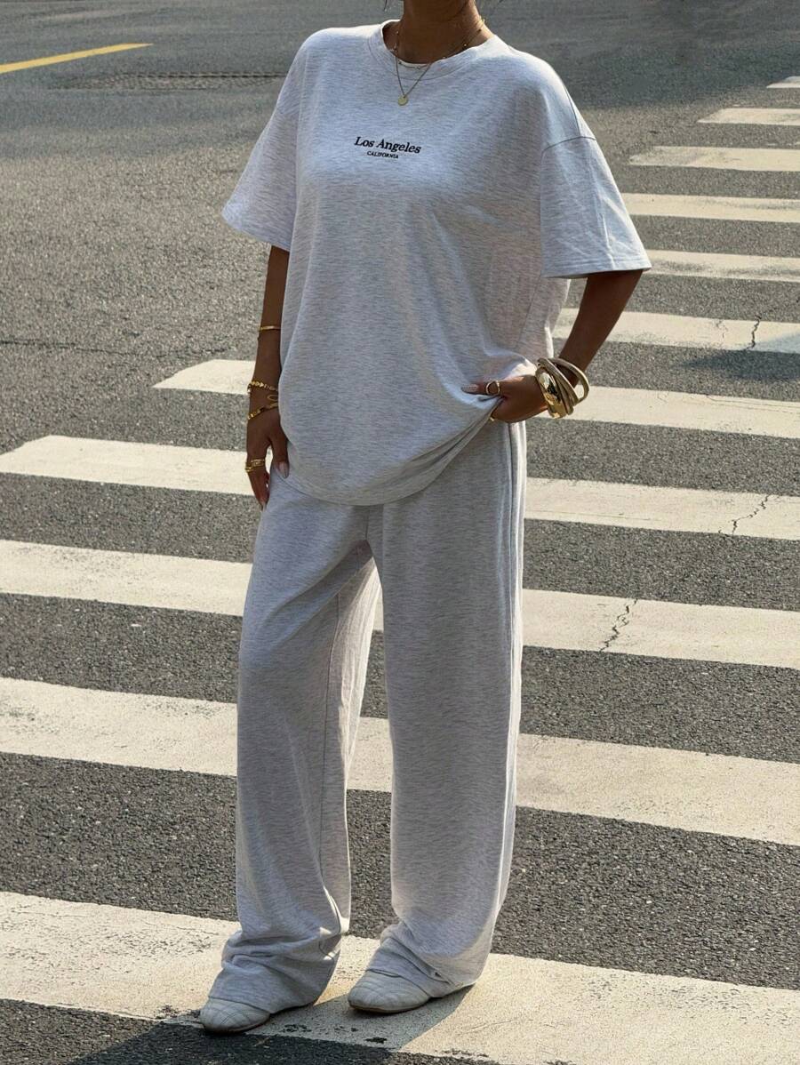 Muchica 女士休闲字母刺绣圆领短袖T恤和长裤套装，夏季