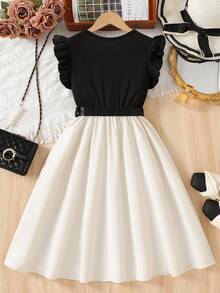 SHEIN 女童纯色针织拼接撞色荷叶边下摆休闲连衣裙 - 黑與白 - 查看 6