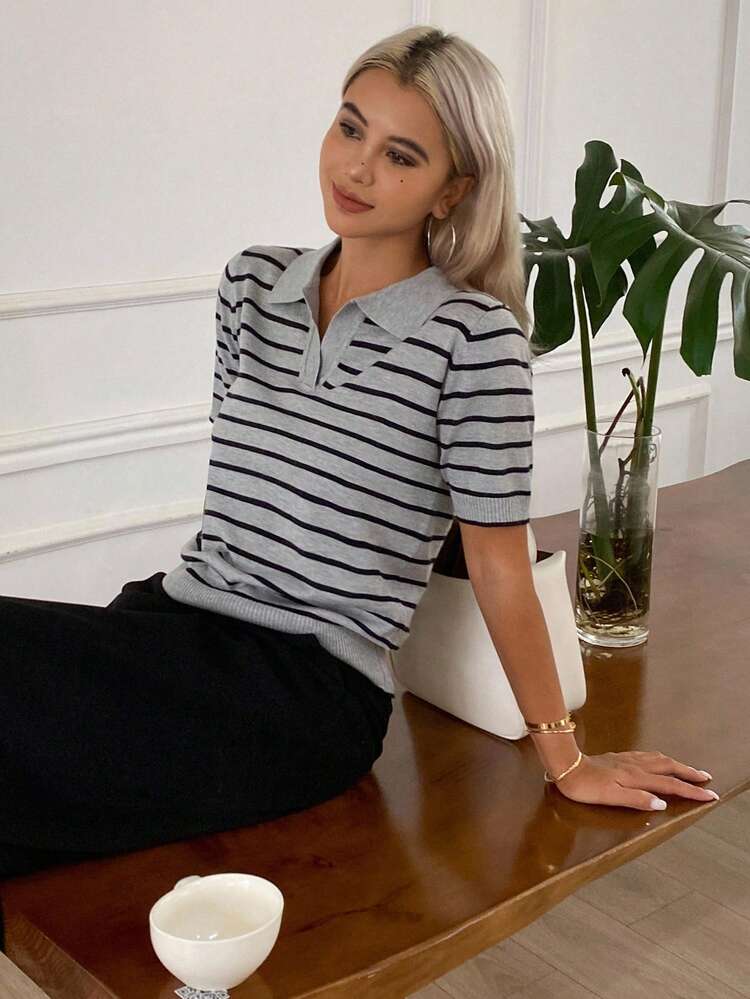 Women's Striped Pattern V-Neck Short Sleeve Wide Hem Knit Top, Casual