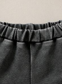 SHEIN Playful Pals 男宝宝春秋季字母印花休闲圆领长袖上衣和配套长裤套装（2件套）。字母图案设计俏皮可爱，宽松版型舒适。适合户外玩耍、室内休闲、运动或派对等场合，让您的孩子成为众人瞩目的焦点。男宝宝运动服、男宝宝街头风、洛杉矶风、男宝宝服装、男宝宝洛杉矶套装、男宝宝街头风、男宝宝运动服、洛杉矶风套装、男宝宝休闲套装、秋冬装 - 黑色 - 查看 6