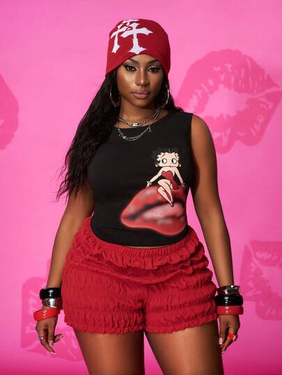 Slaydiva Betty Boop x SHEIN Conjunto de 2 piezas de talla grande 2025 con top sin mangas de cuello redondo con gráfico de figura de dibujos animados en negro ajustado y shorts cortos con textura de tela elástica en la cintura en rojo