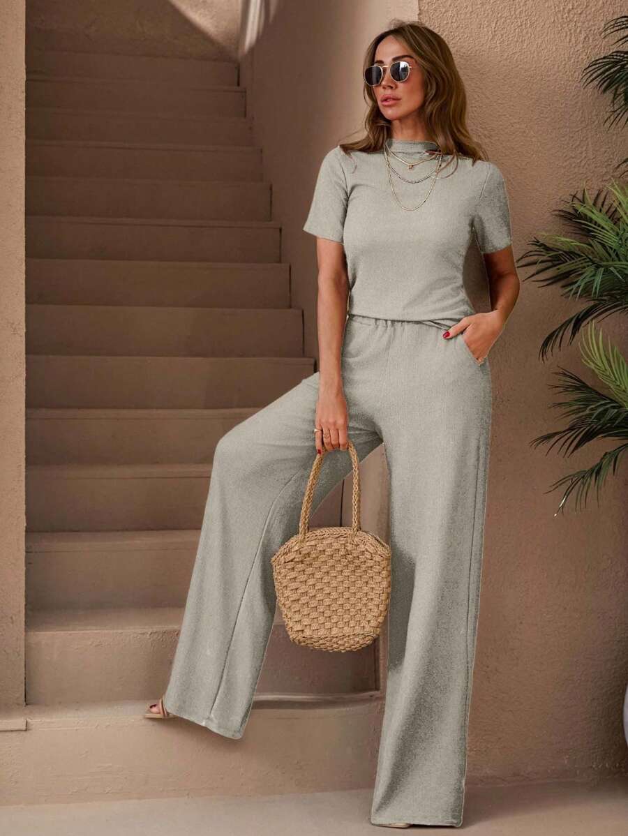 Conjunto coordinado de camiseta de unicolor con textura y pantalón recto de ajuste elástico con cintura recta y textura