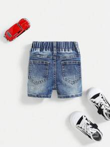 SHEIN Pantalones cortos elásticos de mezclilla azul desgastados y rasgados con estilo callejero vintage para niños, para el otoño, para el streetwear de bebé, de vuelta a la escuela - Azul lavado medio - Ver 2