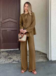 Cloudara 女士两件套服装，配有领带结