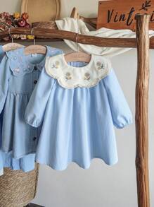 SHEIN 女宝宝时尚休闲花卉刺绣领连衣裙适合秋冬季日常穿着 - 藍色 - 查看 4