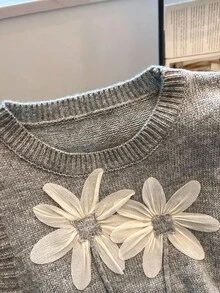 SHEIN PETITE Ladies' New Spring And Summer Elegant Casual Temperament Versatile Gentle Design Unique Three-Dimensional Flower Knitted Vest Sleeveless Camisole Women's Vest Top (Random Flowers)