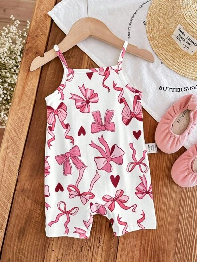 SHEIN Salopetă casual roz pentru bebeluși cu imprimeu fluturi și inimă, potrivită pentru primăvară/vară