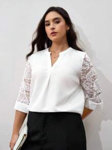 SHEIN Clasi Talla grande Blusa con encaje en contraste de cuello notch
