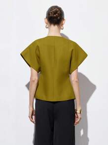 Aveloria Modichic High-End Design Minimalist Elegant Versatile Commute V-Neck Wide Shoulder Silhouette Waist Cinched White Textured Fabric Asymmetric Hem Decorative Button Detail Cap Sleeve Women Jacket