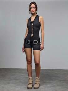 SHEIN Unity Mono de mujer con capucha, de color liso, con diseño hueco y cordones, de estilo sexy - Negro - Ver 1