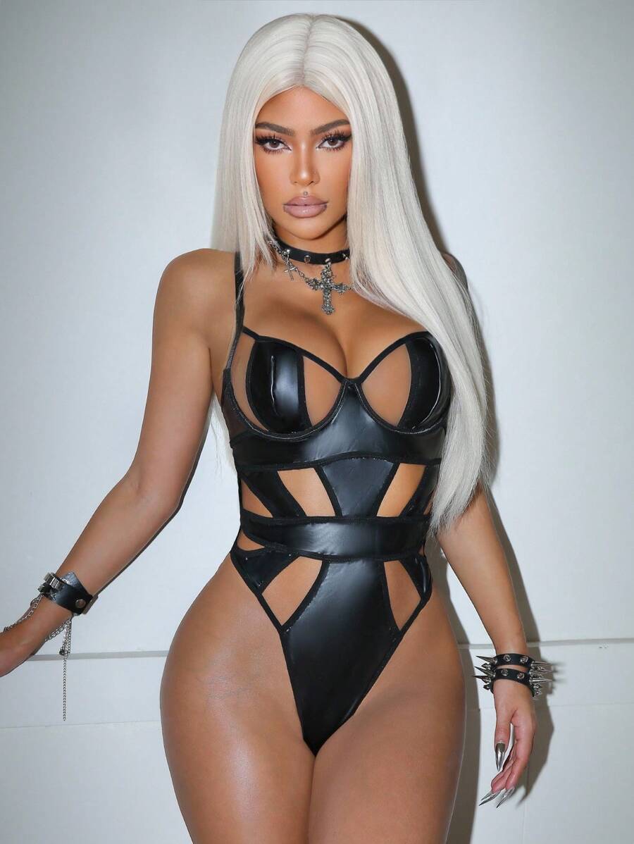 SHEIN 黑色PU皮革女士连体内衣，采用哥特风吊带设计和无袖细肩带设计，完美打造大胆性感造型。适合狂欢派对和外出