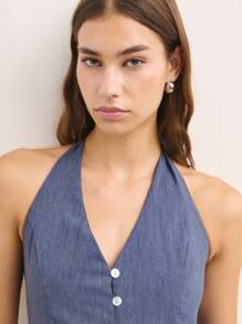 Nöista Open-Back Jumpsuit In Brown With Shoulder Straps And A Figure-Hugging Fit. This Modern And Versatile Design Is Perfect For Casual Events Or Night Outs During Spring, Summer, Or Fall. Easily Styled With Sandals, Heels, Or Sneakers For A Sexy And Elegant Look. - Blue - View 5