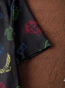 HARRY POTTER X SHEIN 青少年男孩夏季休闲老鹰、蛇彩色印花黑色 T 恤和宽松短裤两件套睡衣套装 - 彩色 - 查看 5