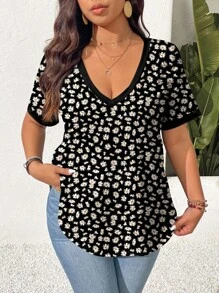 SHEIN Frenchy Camiseta casual de manga corta con cuello en V y estampado de flores de margaritas en talla grande - Negro - Ver 2