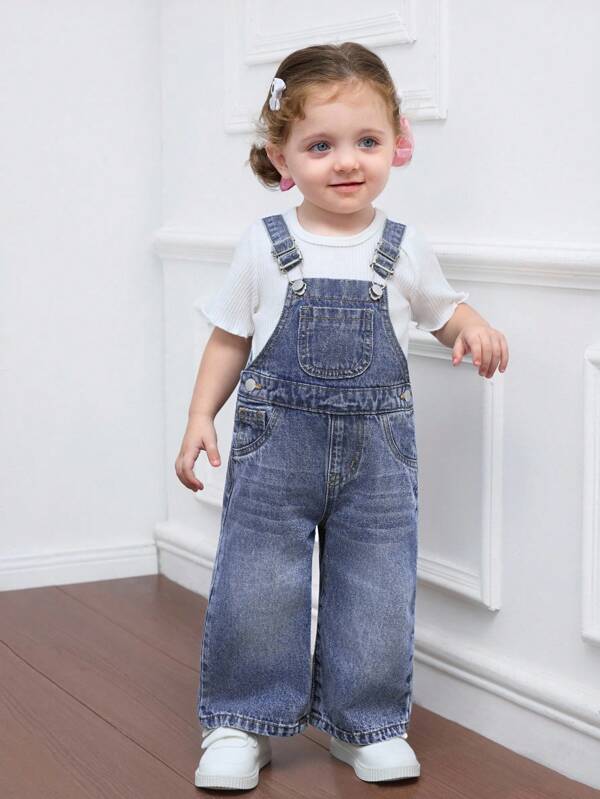 SHEIN Pantalon salopette en jean bleu mignon pour bébé fille, tenue décontractée de vacances champêtres pour l'automne, vêtements décontractés et confortables pour enfant en automne