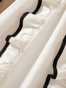 SHEIN 女童纯色针织拼接撞色荷叶边下摆休闲连衣裙 - 黑與白 - 查看 4