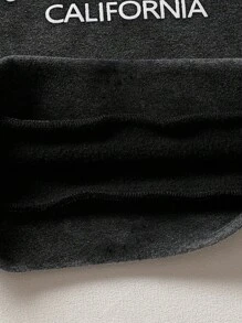 SHEIN Playful Pals 男宝宝春秋季字母印花休闲圆领长袖上衣和配套长裤套装（2件套）。字母图案设计俏皮可爱，宽松版型舒适。适合户外玩耍、室内休闲、运动或派对等场合，让您的孩子成为众人瞩目的焦点。男宝宝运动服、男宝宝街头风、洛杉矶风、男宝宝服装、男宝宝洛杉矶套装、男宝宝街头风、男宝宝运动服、洛杉矶风套装、男宝宝休闲套装、秋冬装 - 黑色 - 查看 7